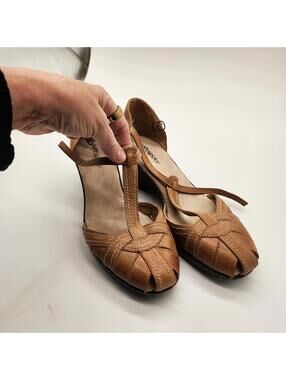 new tan leather softspots tan sandals 10